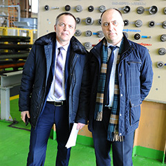 Valery Leshchinsky, Head of the Transportation Department, and Alexander Kosachev, Deputy Head of the Pokachi Service Center for ESP Repair and Testing.